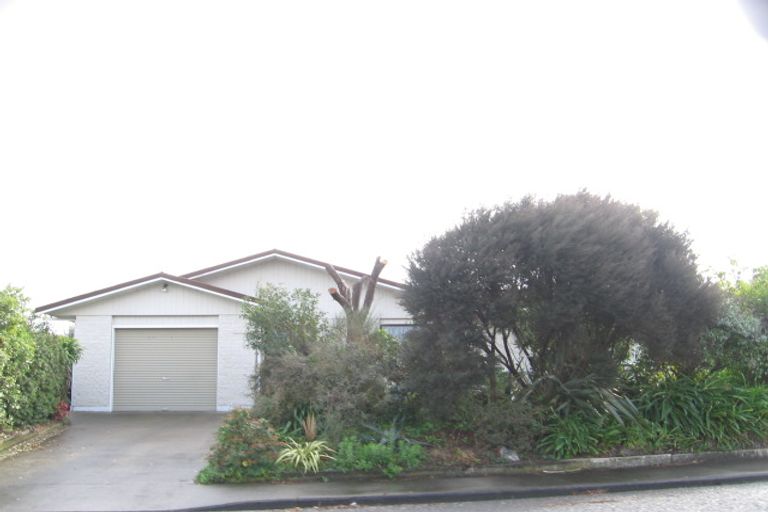 Photo of property in 215 Mcleod Street, Camberley, Hastings, 4120