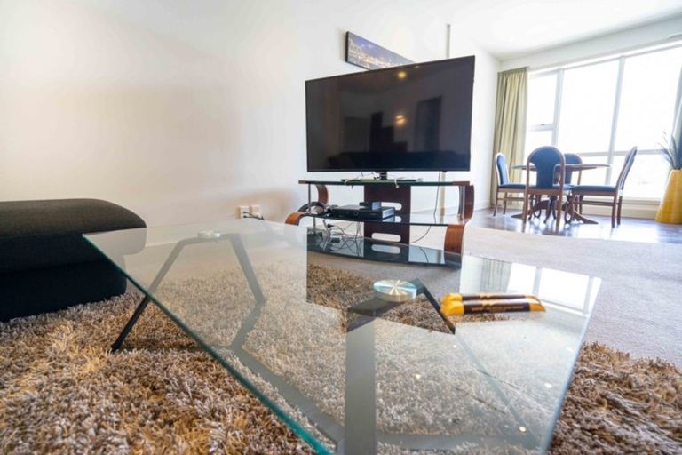 Photo of property in Stadium Garden Flats, 401/107 Thorndon Quay, Pipitea, Wellington, 6011