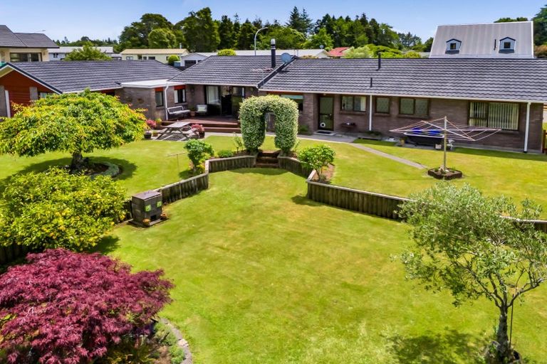 Photo of property in 21 Kowhai Street, Inglewood, 4330