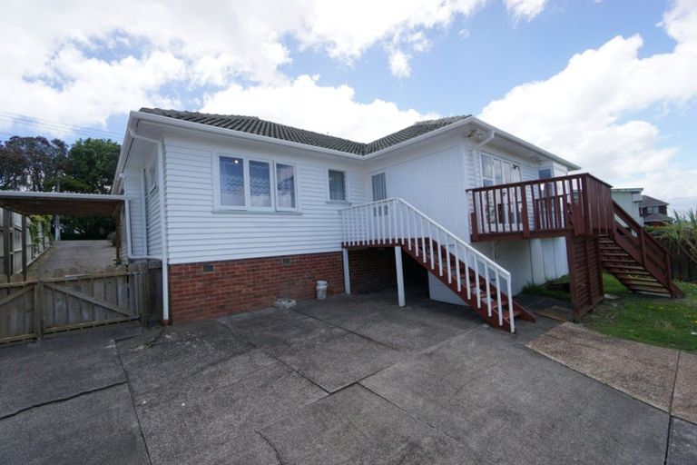 Photo of property in 494 Blockhouse Bay Road, Blockhouse Bay, Auckland, 0600