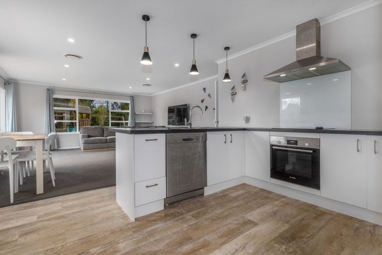 Photo of property in 105 Peka Peka Road, Peka Peka, Waikanae, 5391