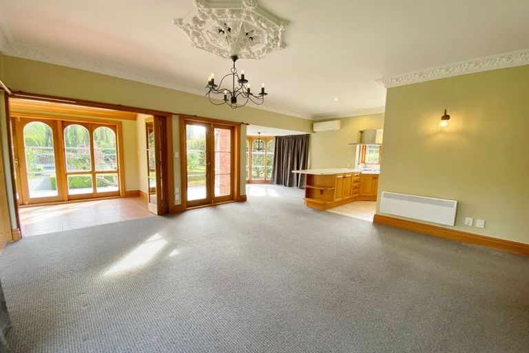 Photo of property in 163 Gardiners Road, Harewood, Christchurch, 8051