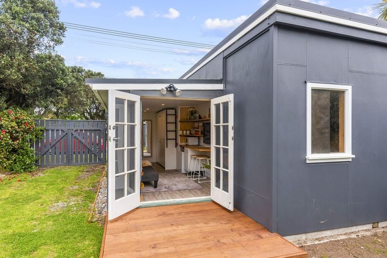 Photo of property in 14 Toi Street, Otaki Beach, Otaki, 5512