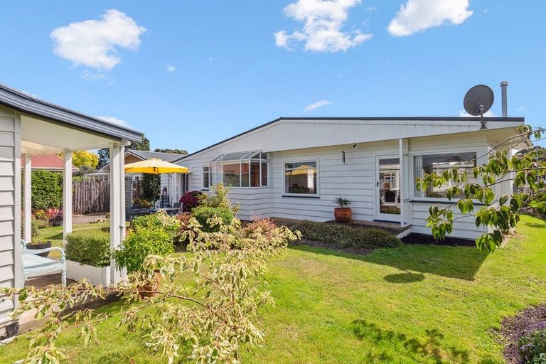 Photo of property in 6 Kaikomako Road, Waikanae, 5036