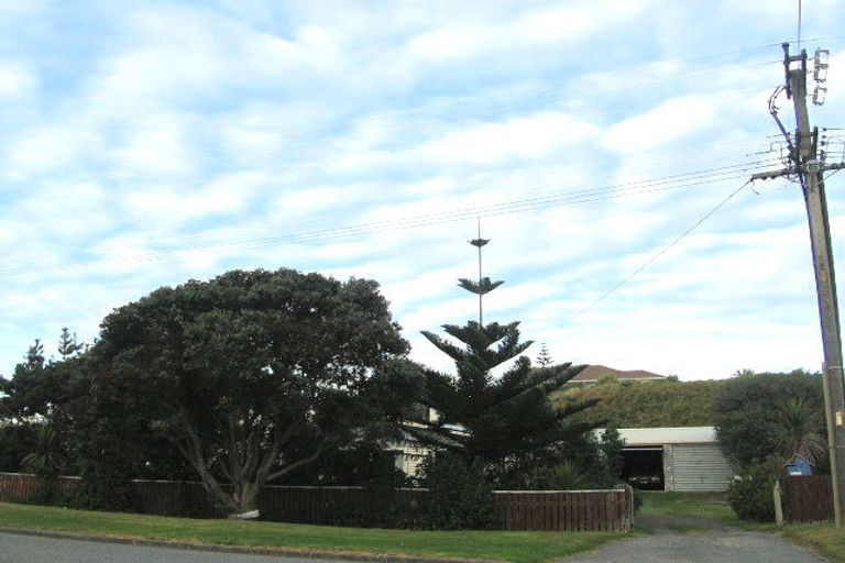 Photo of property in 48 Moana Street, Otaki Beach, Otaki, 5512