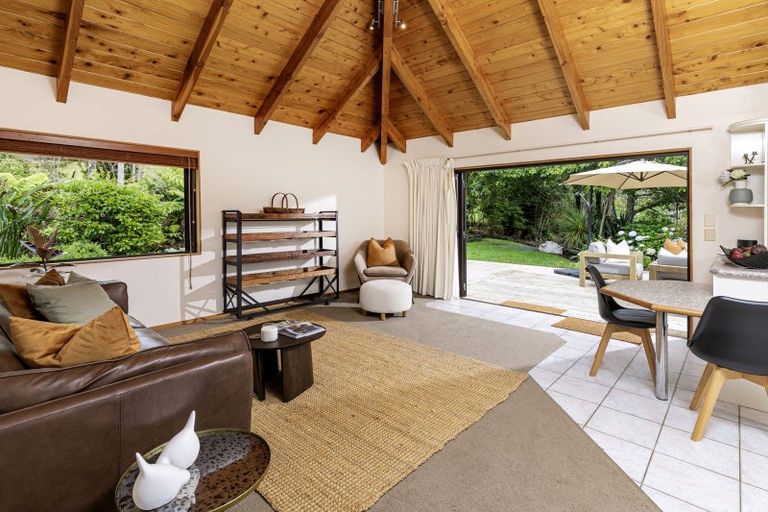 Photo of property in 1439 Old North Road, Helensville, 0875