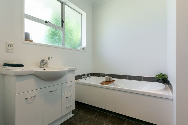 Photo of property in 23b Grange Road North, Haumoana, 4102