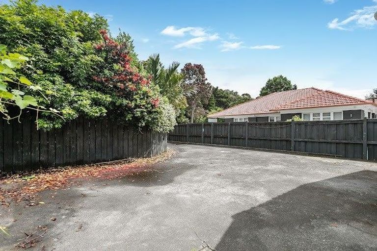 Photo of property in 2/11 Beach Road, Pahurehure, Papakura, 2113