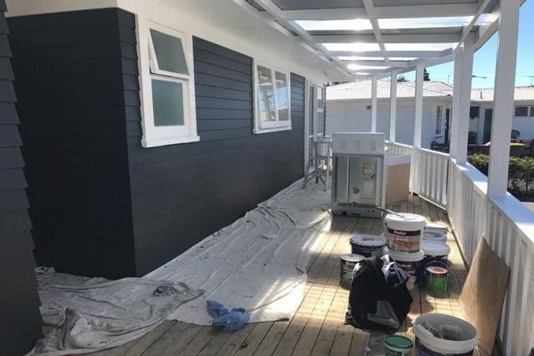 Photo of property in 61 Gloria Avenue, Te Atatu Peninsula, Auckland, 0610