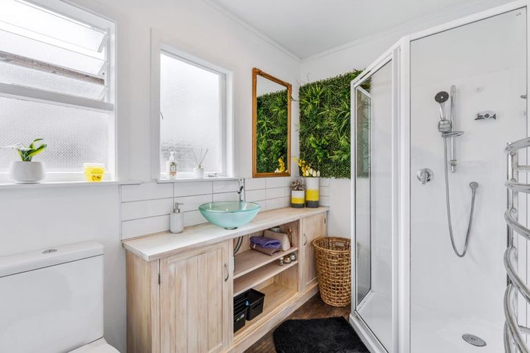 Photo of property in 19 Lanigan Street, Birkdale, Auckland, 0626