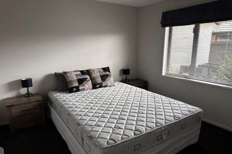 Photo of property in 106 Shillingford Boulevard, Rolleston, 7615