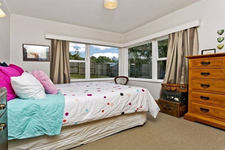 Photo of property in 13 Bruce Road, Glenfield, Auckland, 0629