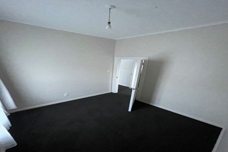 Photo of property in 1/50 Clyde Street, Island Bay, Wellington, 6023