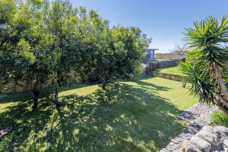 Photo of property in 15 Mahoe Street, Otaki Beach, Otaki, 5512