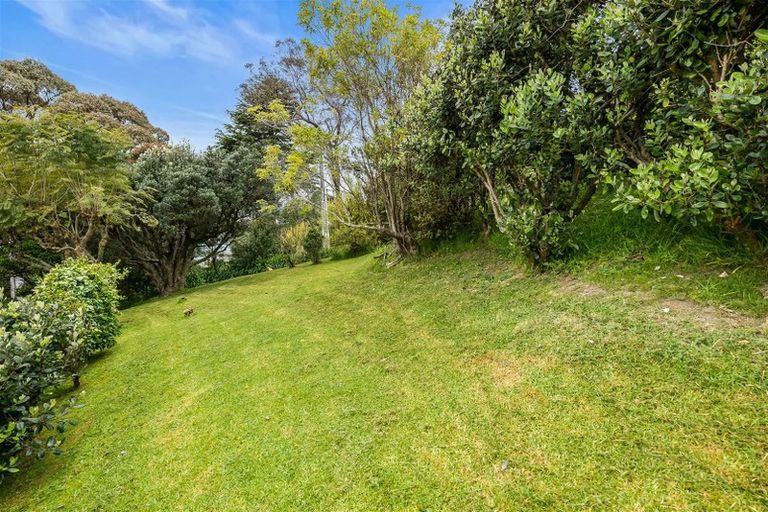 Photo of property in 20 Chivalry Road, Glenfield, Auckland, 0629