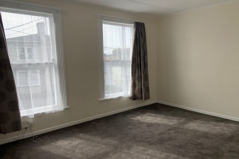 Photo of property in 144 Tasman Street, Mount Cook, Wellington, 6021