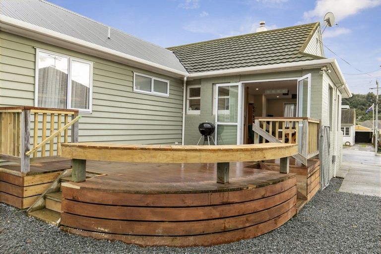 Photo of property in 21 Toomath Street, Naenae, Lower Hutt, 5011