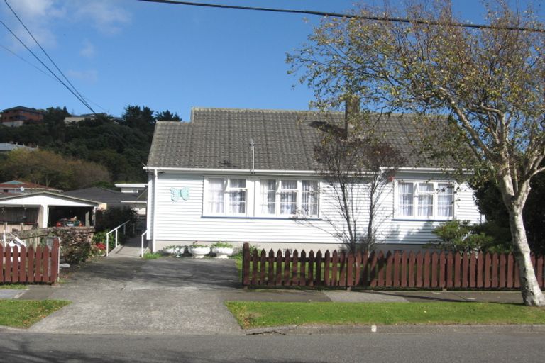 Photo of property in 8 Pilcher Crescent, Naenae, Lower Hutt, 5011