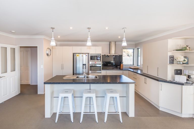 Photo of property in 26 Henley Close, Rolleston, 7614