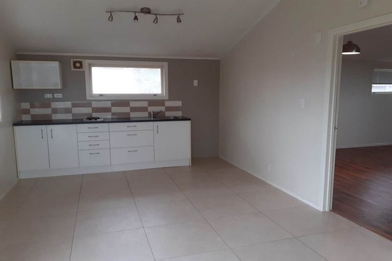 Photo of property in 26 Onewa Road, Northcote Point, Auckland, 0627