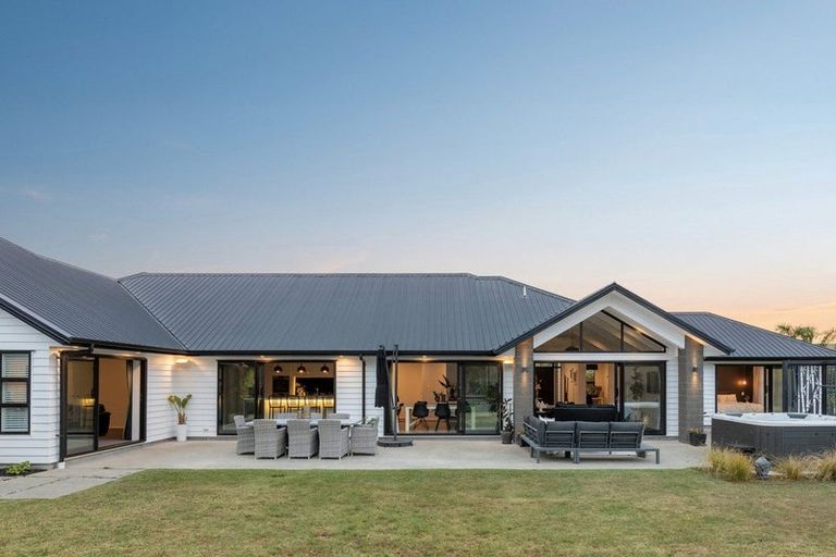 Photo of property in 18 Parlane Drive, Huapai, Kumeu, 0810