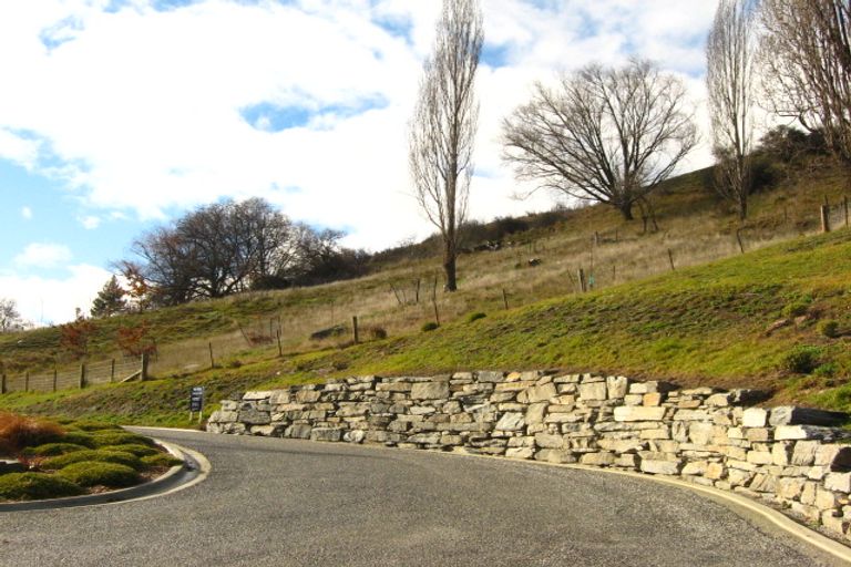 Photo of property in 74 Jean Robins Drive, Lake Hayes, Queenstown, 9371