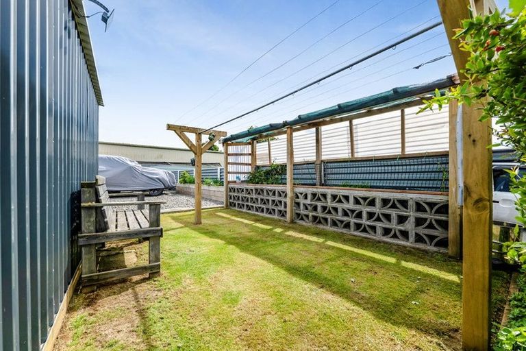 Photo of property in 180 Waihi Road, Hawera, 4610