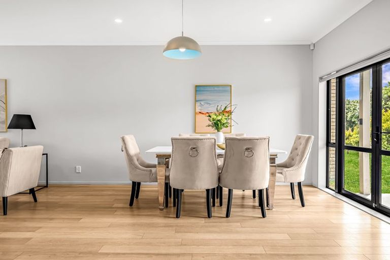 Photo of property in 43 Becker Drive, Weymouth, Auckland, 2103