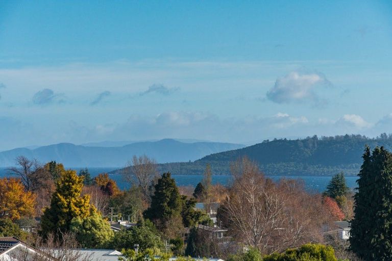 Photo of property in 25 Golders Place, Richmond Heights, Taupo, 3330