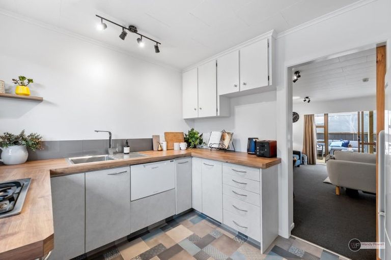 Photo of property in 5 Christchurch Crescent, Kelson, Lower Hutt, 5010