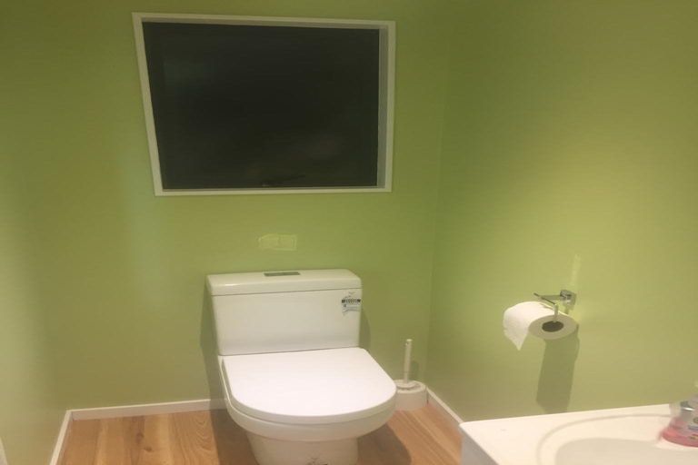 Photo of property in 2/29 Hillcrest Road, Hatfields Beach, Orewa, 0931