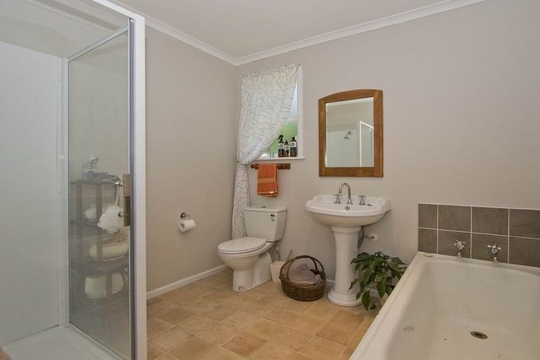 Photo of property in 15 Lockwood Crescent, Taita, Lower Hutt, 5011
