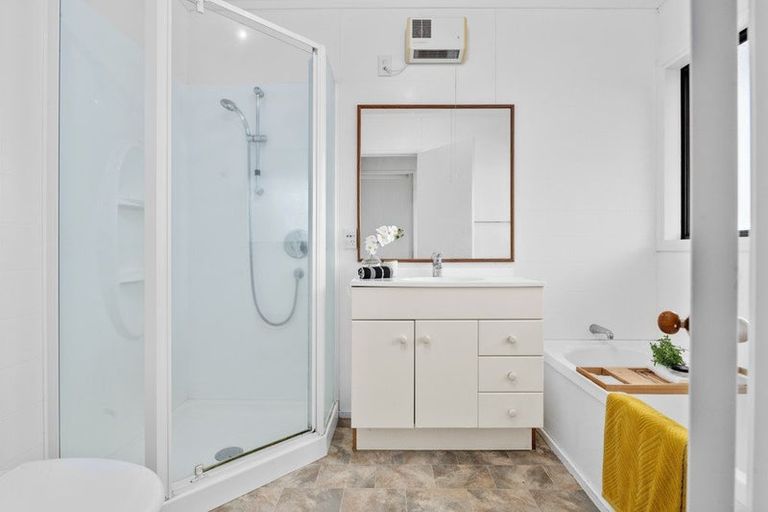 Photo of property in 17 Houhere Place, Pukete, Hamilton, 3200