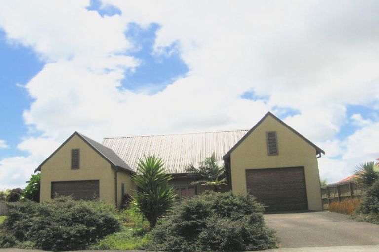 Photo of property in 2/10 Cloverlea Place, Pukekohe, 2120