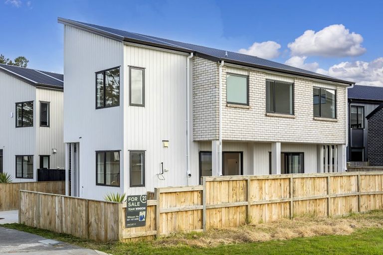 Photo of property in 18a Winfield Road, Kumeu, 0810