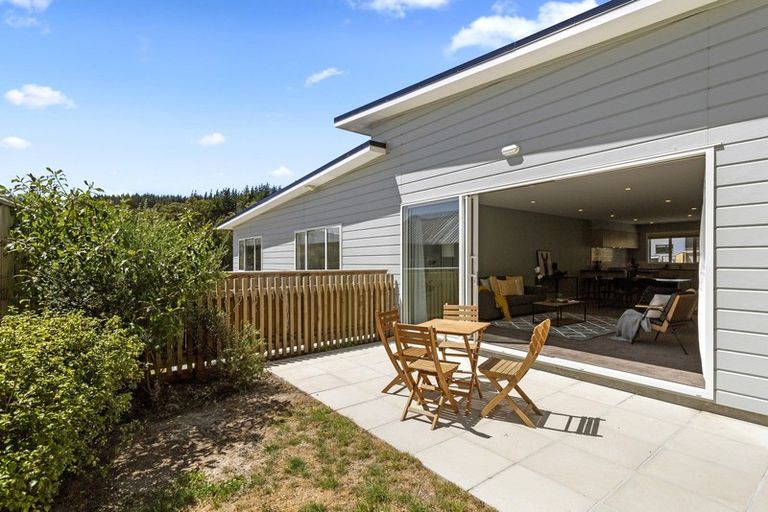 Photo of property in 51a Banks Boulevard, Whitby, Porirua, 5024