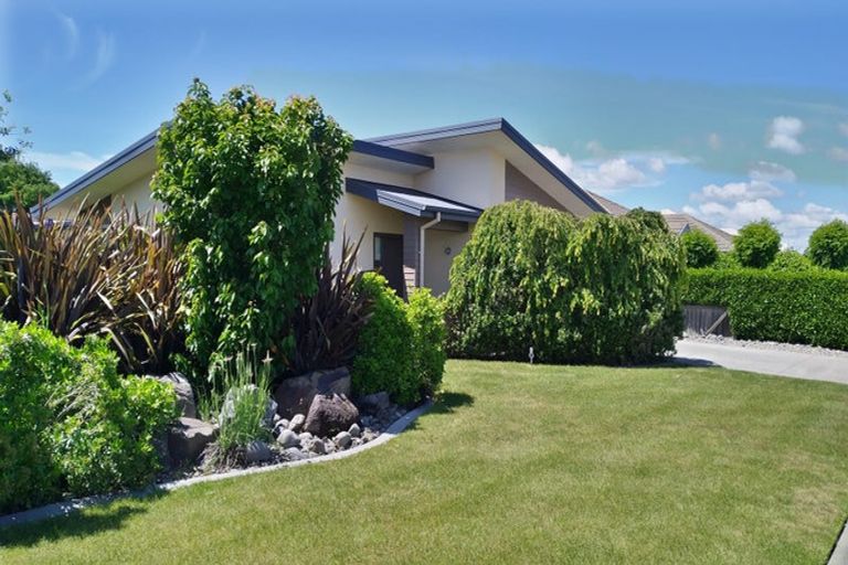 Photo of property in 14 Acacia Avenue, Rangiora, 7400