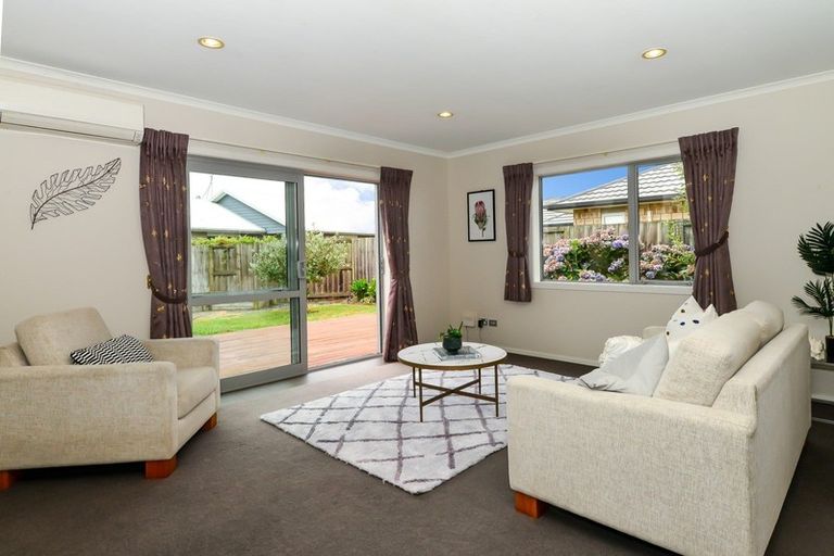 Photo of property in 16 Piwakawaka Court, Rototuna North, Hamilton, 3210