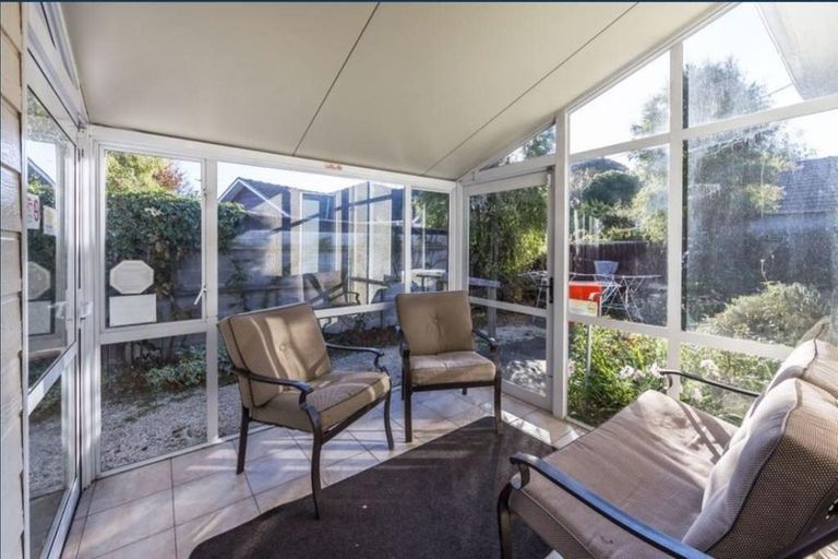 Photo of property in 9 Straven Road, Riccarton, Christchurch, 8011