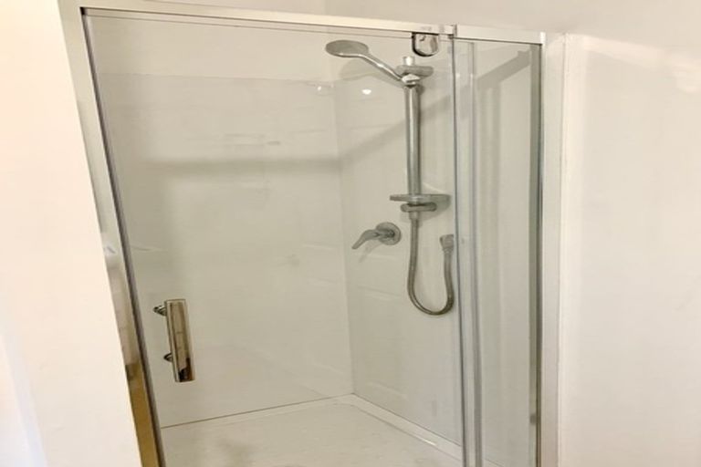 Photo of property in 5 Millstream Drive, Henderson, Auckland, 0610