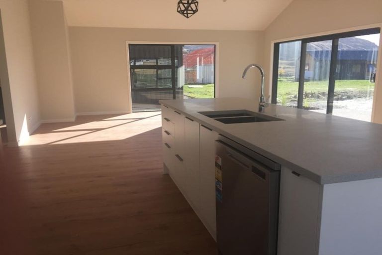 Photo of property in 14 Ward Street, Jacks Point, Queenstown, 9371