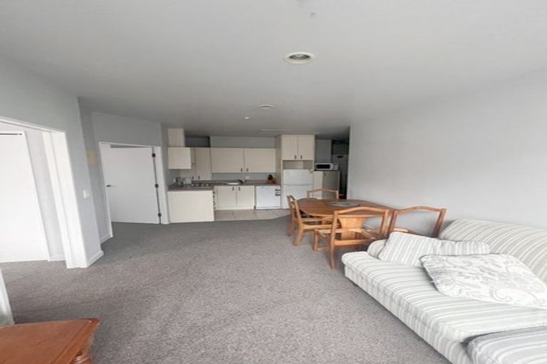 Photo of property in Terrace Tower Apartments, 9b/126 The Terrace, Wellington Central, Wellington, 6011