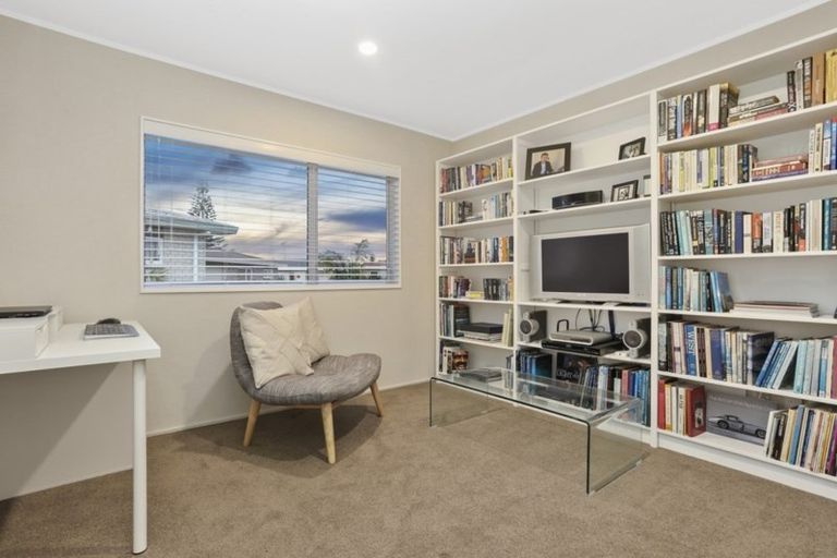 Photo of property in 2/54 Lakeside Drive, Orewa, 0931