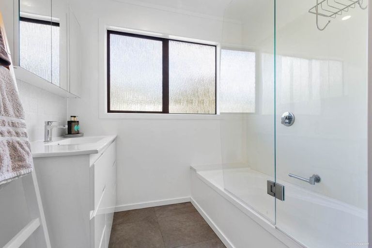 Photo of property in 2/46 Arawa Street, New Lynn, Auckland, 0600