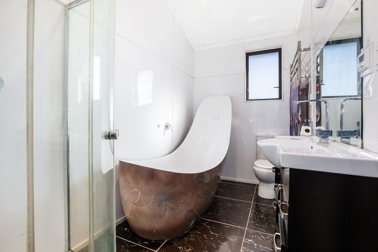 Photo of property in 10 Hereford Street, Cannons Creek, Porirua, 5024