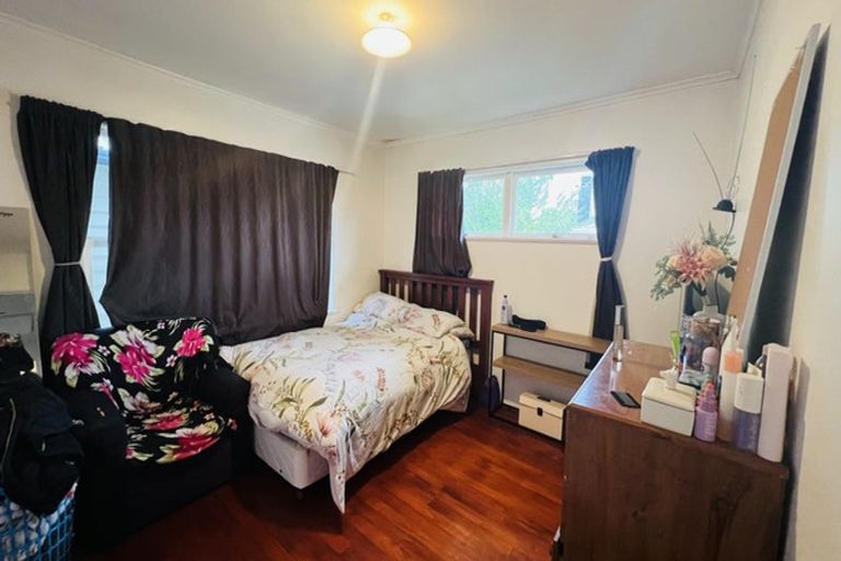 Photo of property in 192 Don Buck Road, Massey, Auckland, 0614
