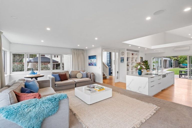 Photo of property in 75a Stanley Point Road, Stanley Point, Auckland, 0624