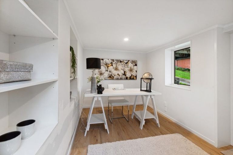 Photo of property in 1/16 Hogans Road, Glenfield, Auckland, 0629