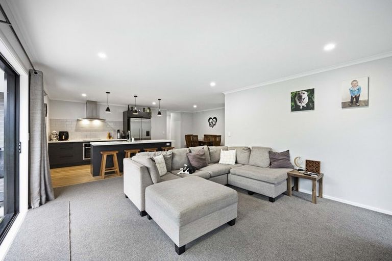 Photo of property in 32 Peacock Place, Pokeno, 2402