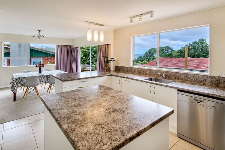 Photo of property in 14 Ardal Grove, Tirohanga, Lower Hutt, 5010